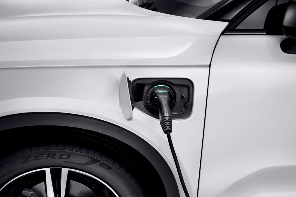 volvo xc40 t5 plug in hybrid r design 4