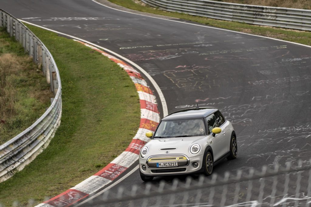 MINI Cooper SE Nurburgring 4