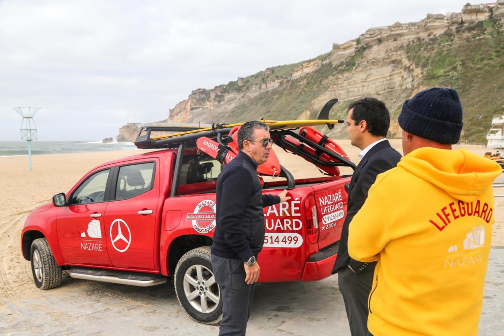 Mercedes Benz vigia praia da Nazaré 3