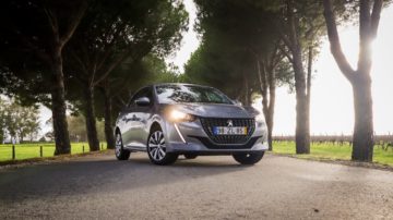 Peugeot 208 vista de frente