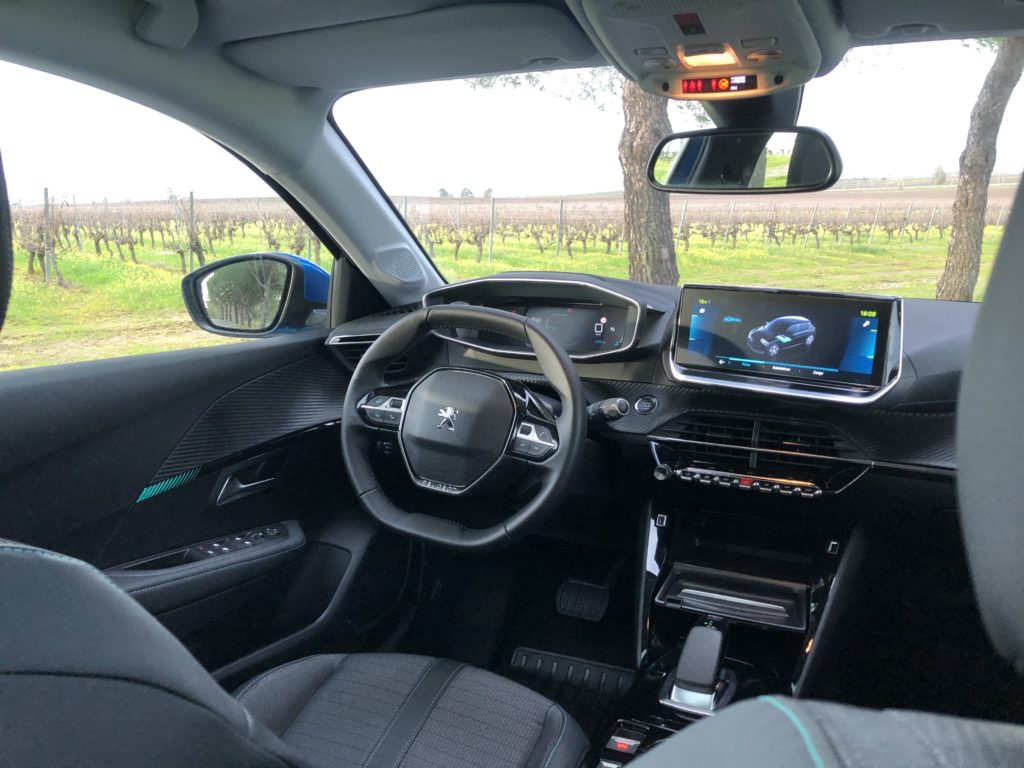 peugeot e208 vista interior