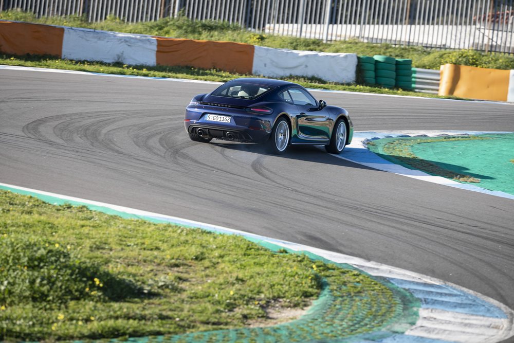 718 Cayman GTS Gentian Blue 56