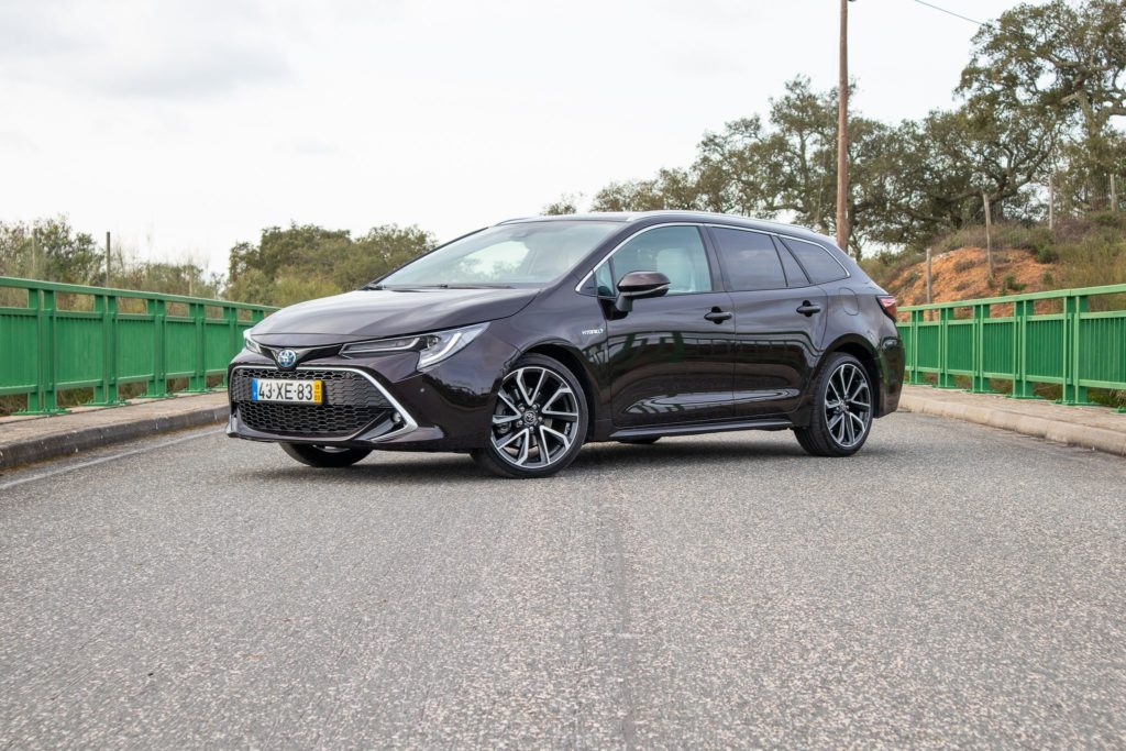 Toyota Corolla Hybrid essilor