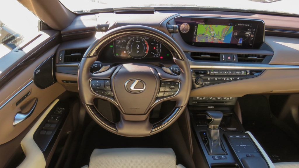 Lexus ES 300h Luxury 9