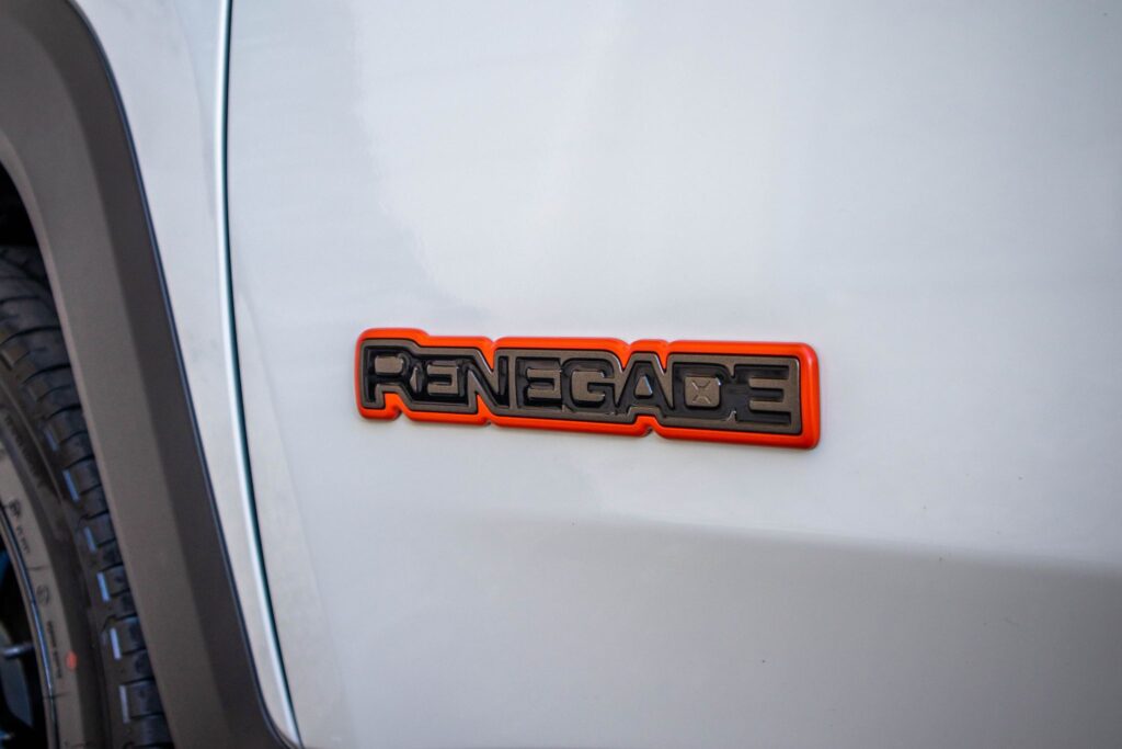 Jeep Renegade Orange Edition 11