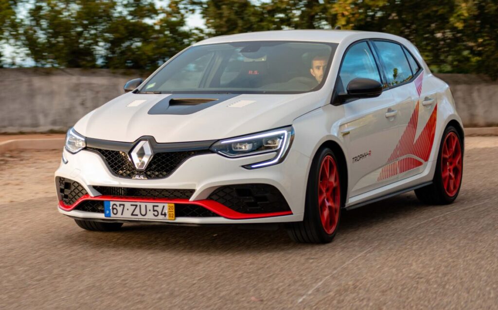 Renault Mégane RS Trophy R 3