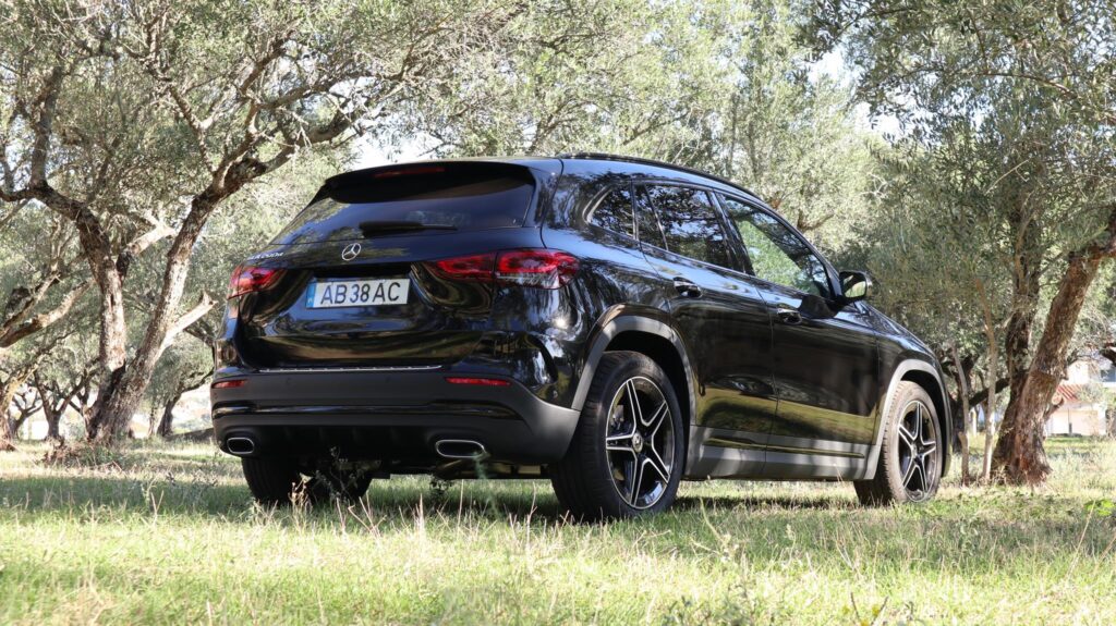 Mercedes Benz GLA 200 d 28