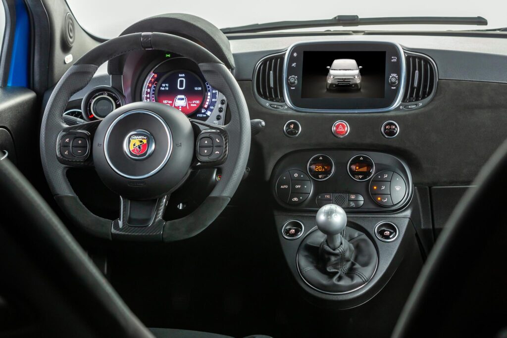 Abarth 595 Competizione interior