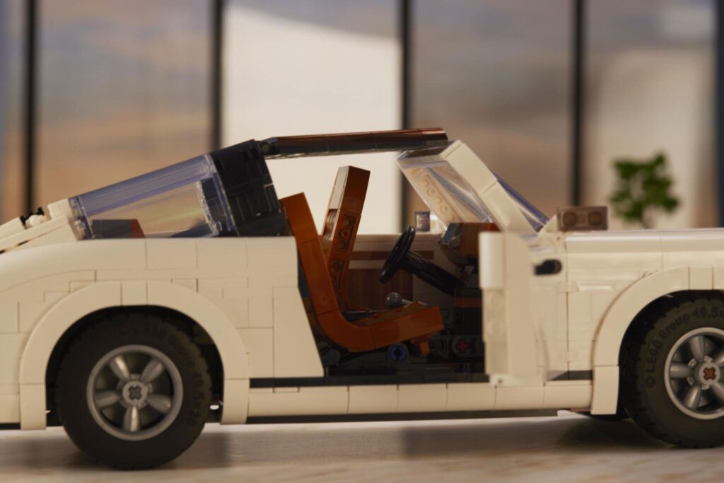 LEGO Porsche 911 TARGA DETAIL TILTING SEAT