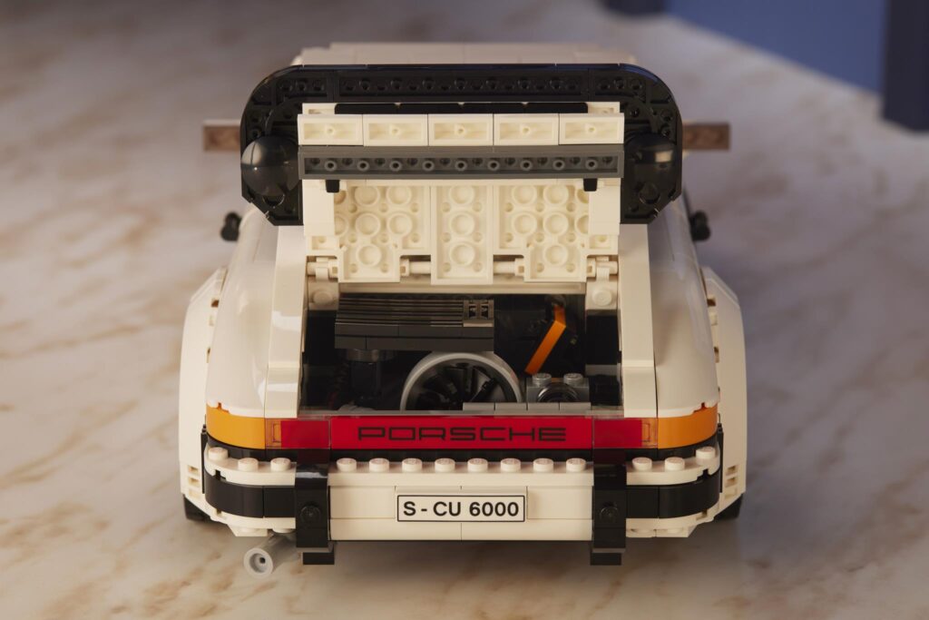 LEGO Porsche 911 TURBO DETAIL ENGINE