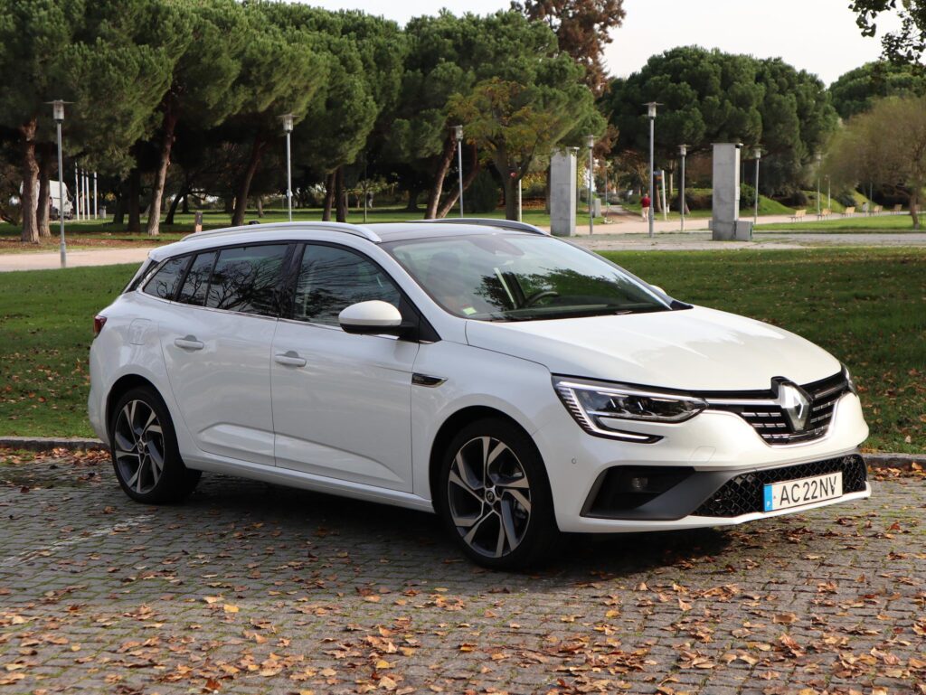 Renault Mégane Sport Tourer E Tech 36