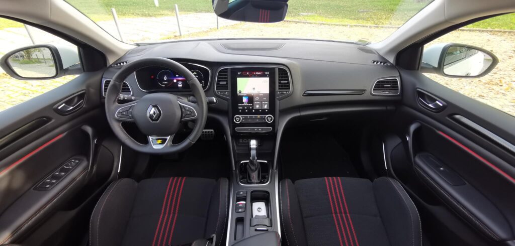 Renault Mégane Sport Tourer E Tech 58