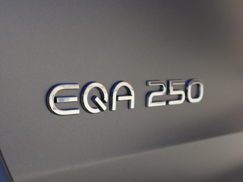 Mercedes EQA 250 4
