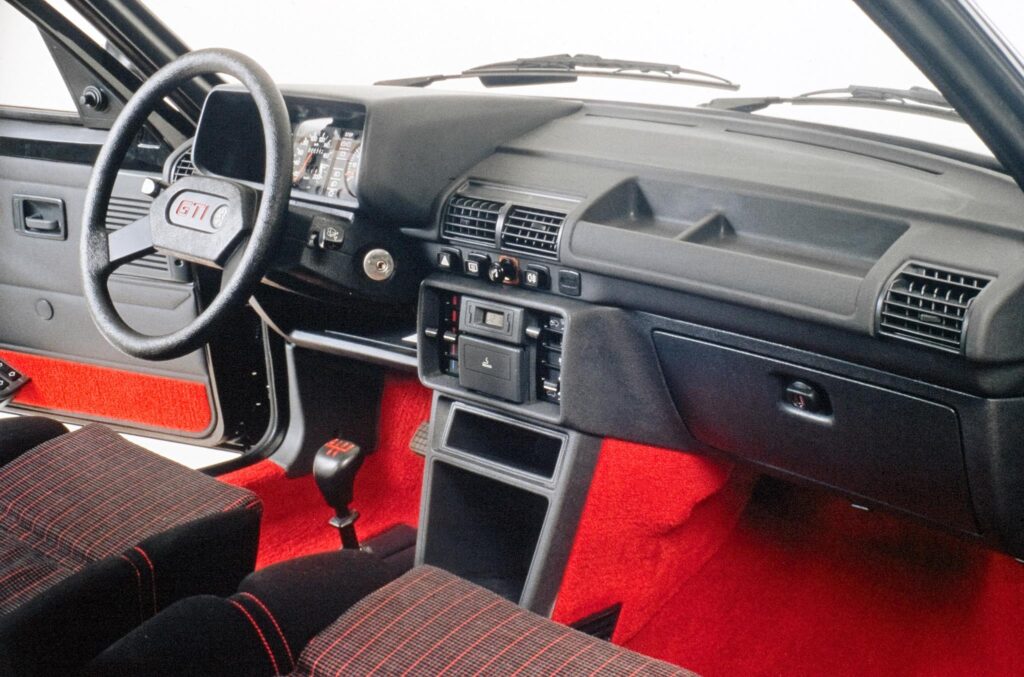 Peugeot 205 GTI 5