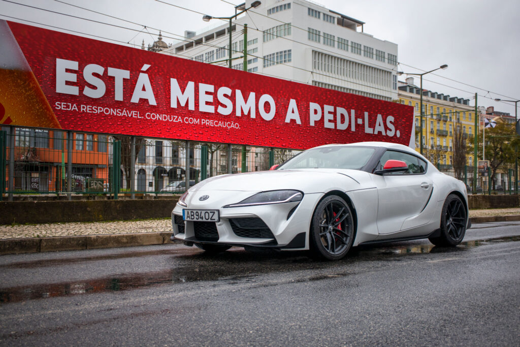 Toyota Supra montagem