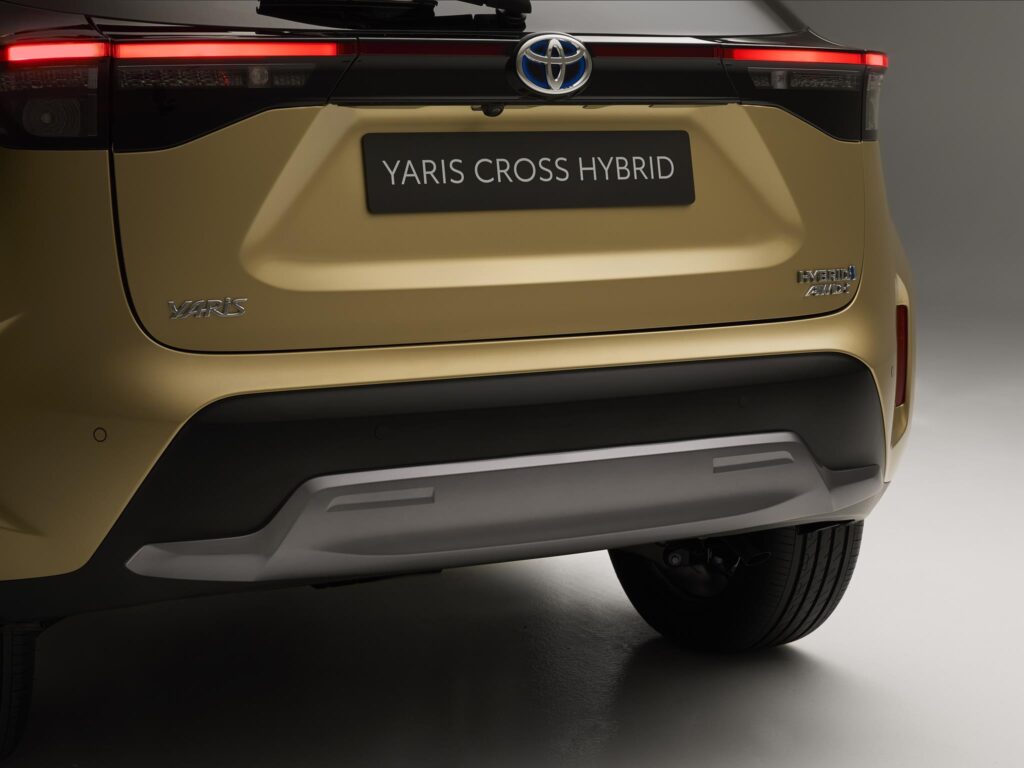 Toyota Yaris Cross Premiere Edition 7