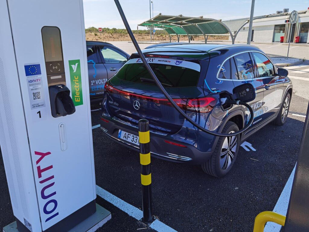 Volta Elétrica a Portugal EQA Ionity