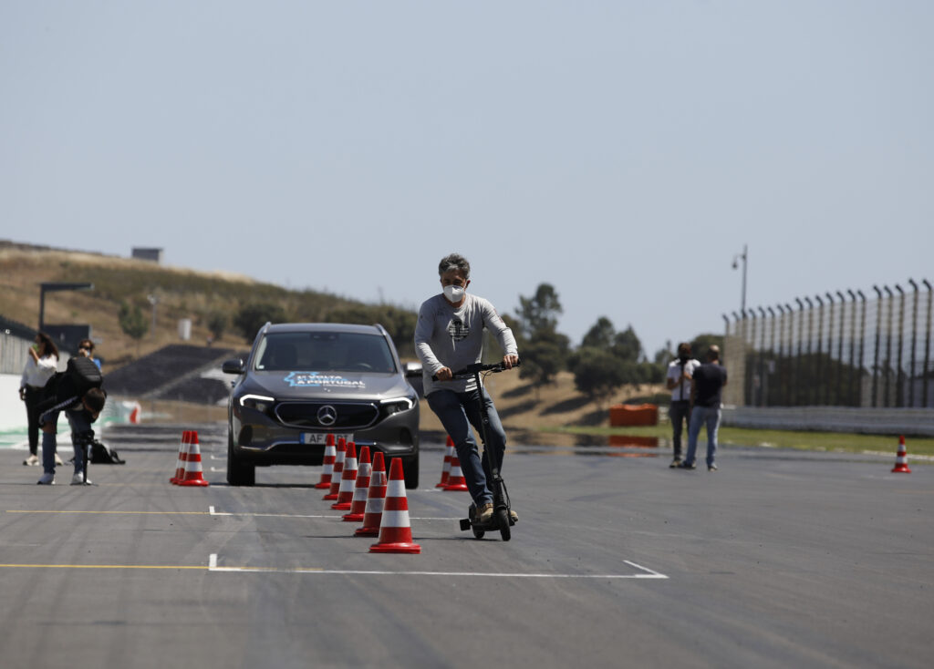 Volta Elétrica a Portugal Mercedes EQA 32