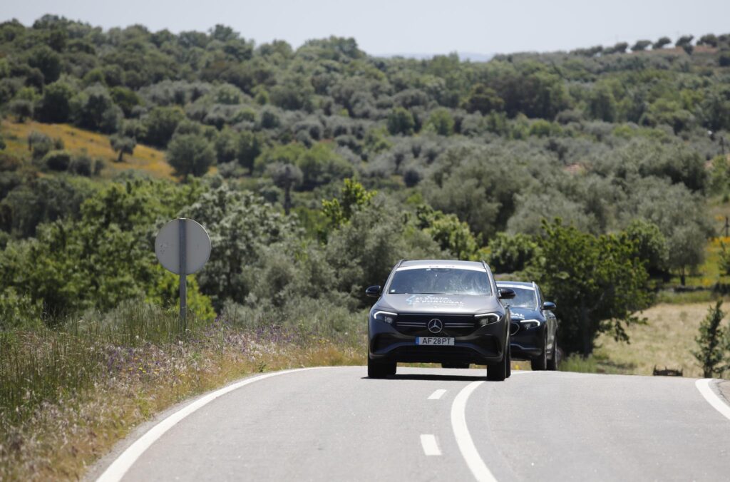 Volta Elétrica a Portugal Mercedes EQA 46
