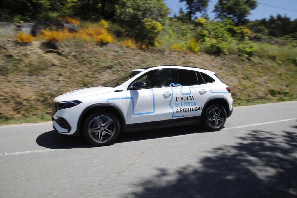 Volta Elétrica a Portugal Mercedes EQA 8