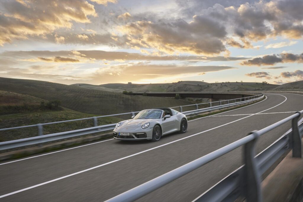 Porsche 911 1005 GTS 1