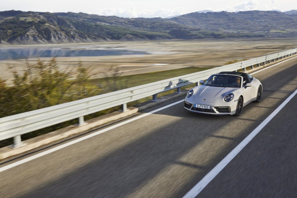 Porsche 911 992 GTS 1