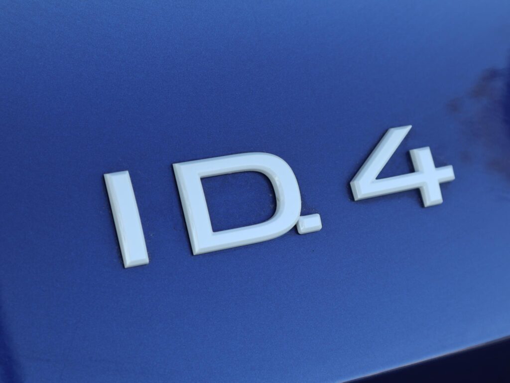 Volkswagen ID4 1st Max 7