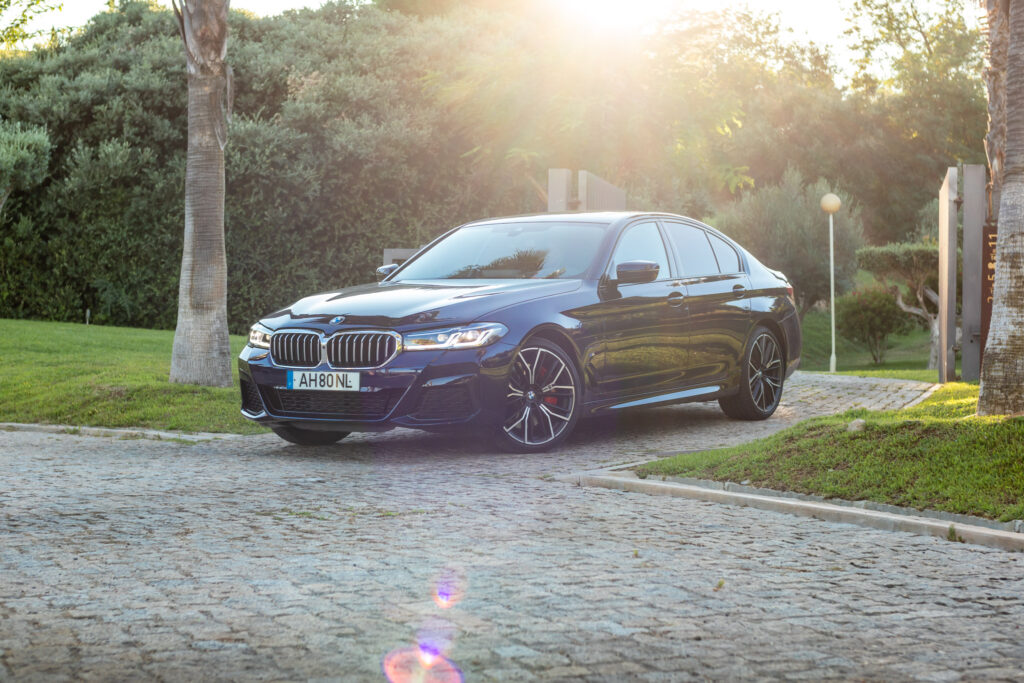 BMW 545e xDrive 322