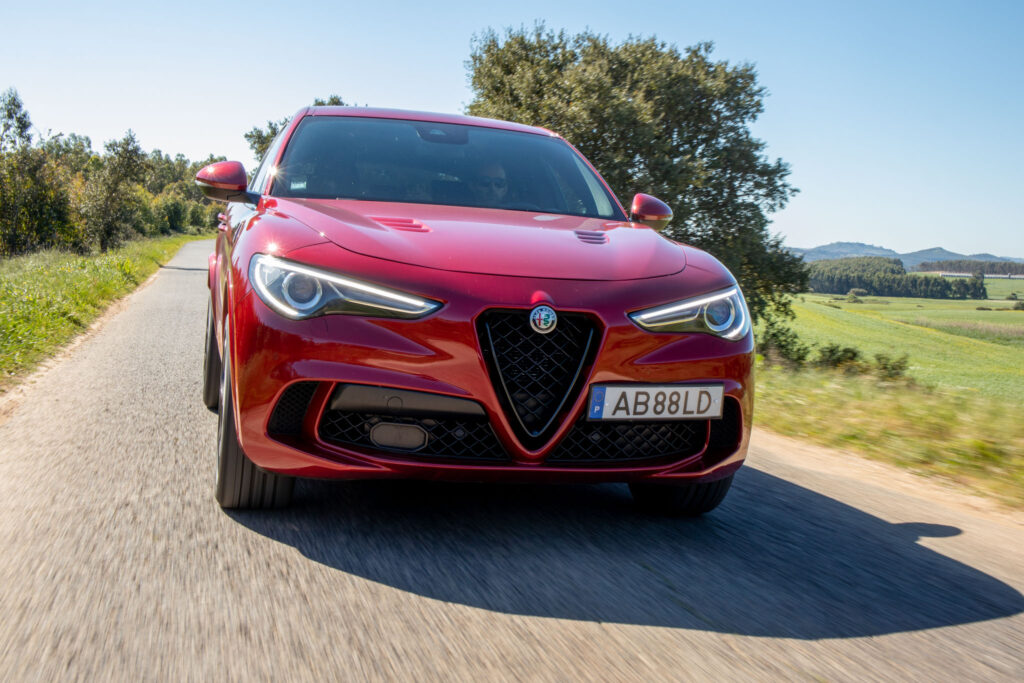 Alfa Romeo Stelvio Quadrifoglio  25