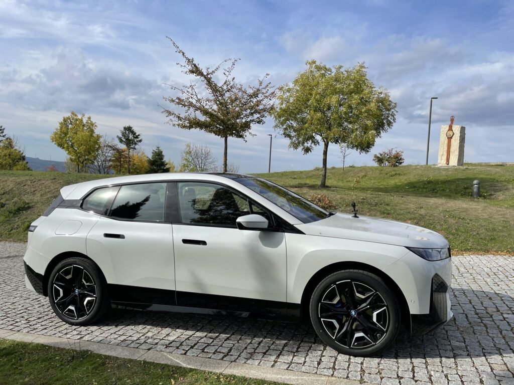 BMW iX Matos Prata 27