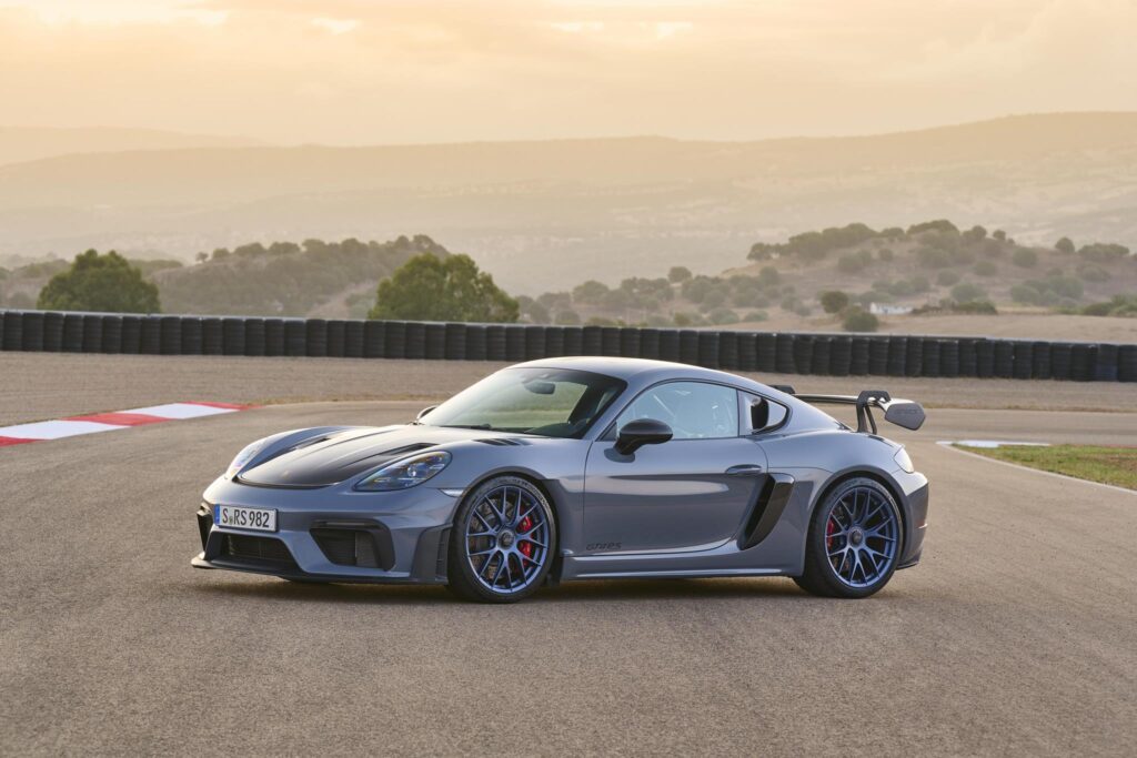 Porsche 718 Cayman GT4 RS 18