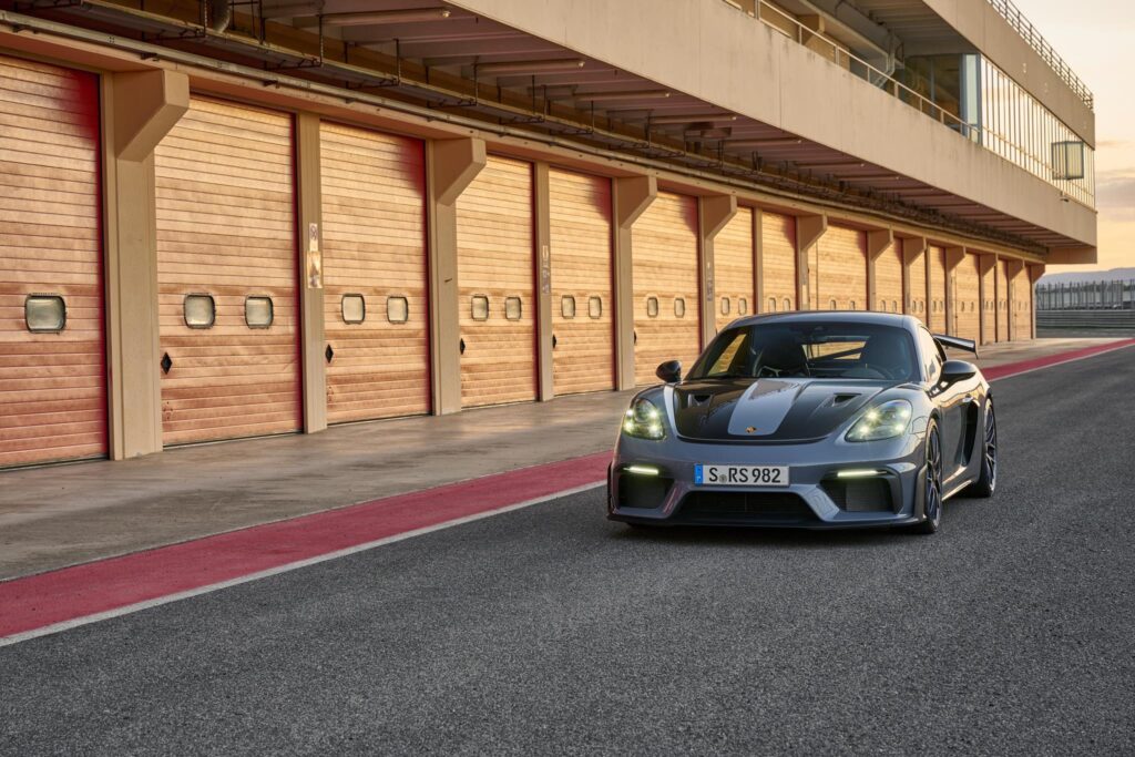 Porsche 718 Cayman GT4 RS 5