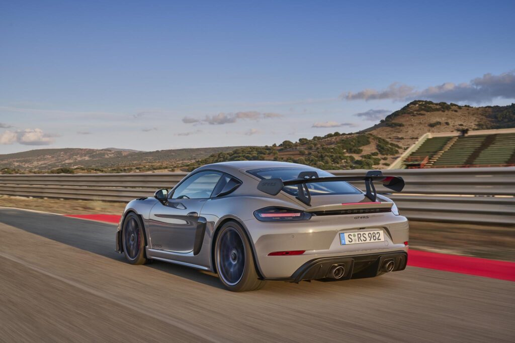 Porsche 718 Cayman GT4 RS 8