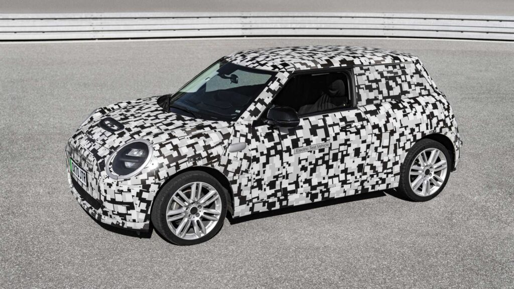 2023 mini cooper se teaser 2