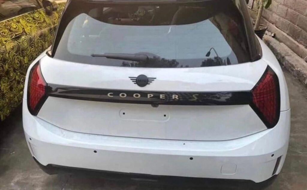 MINI Cooper S Electric 2023 2
