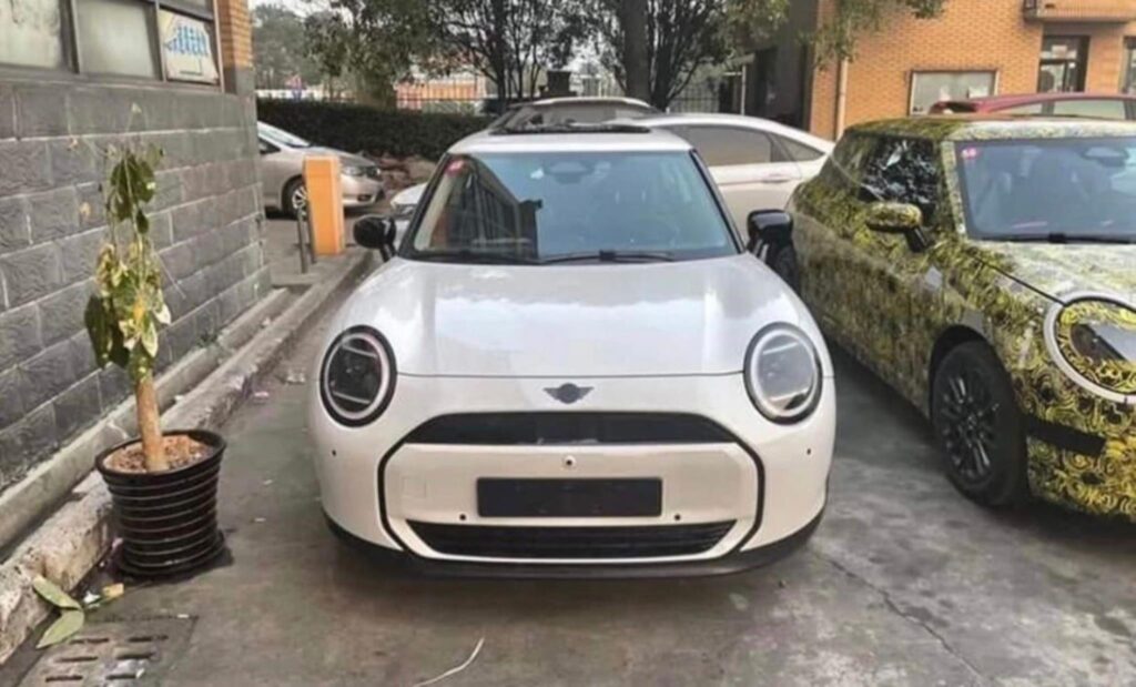 MINI Cooper S Electric 2023 3