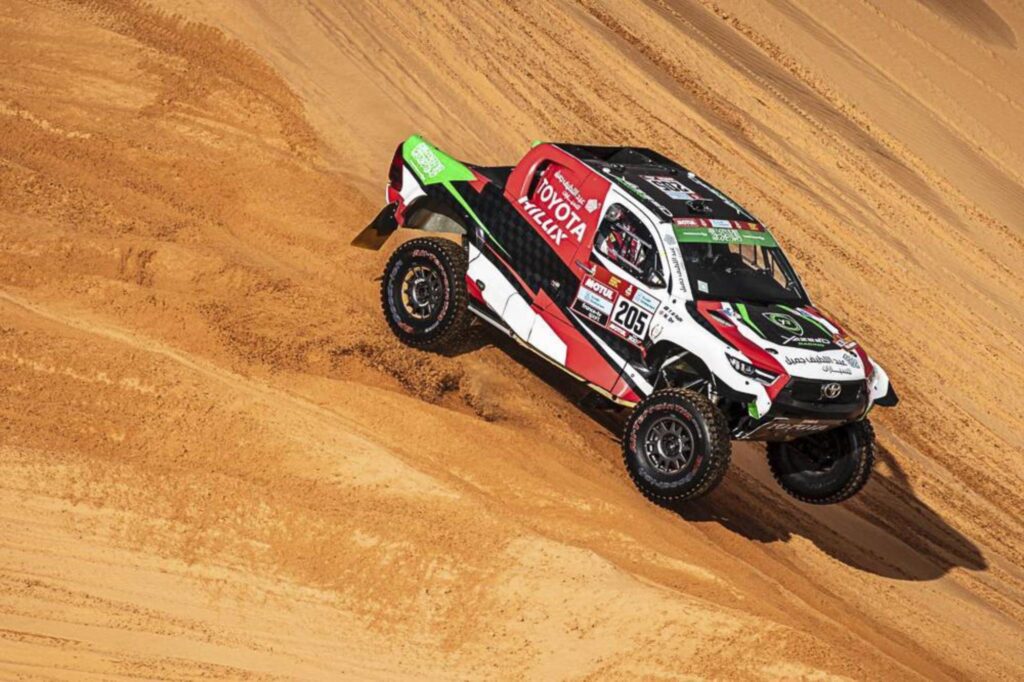 Al Rajhi Yazeed Toyota hilux Overdrive Stage 2 Dakar 2022 2