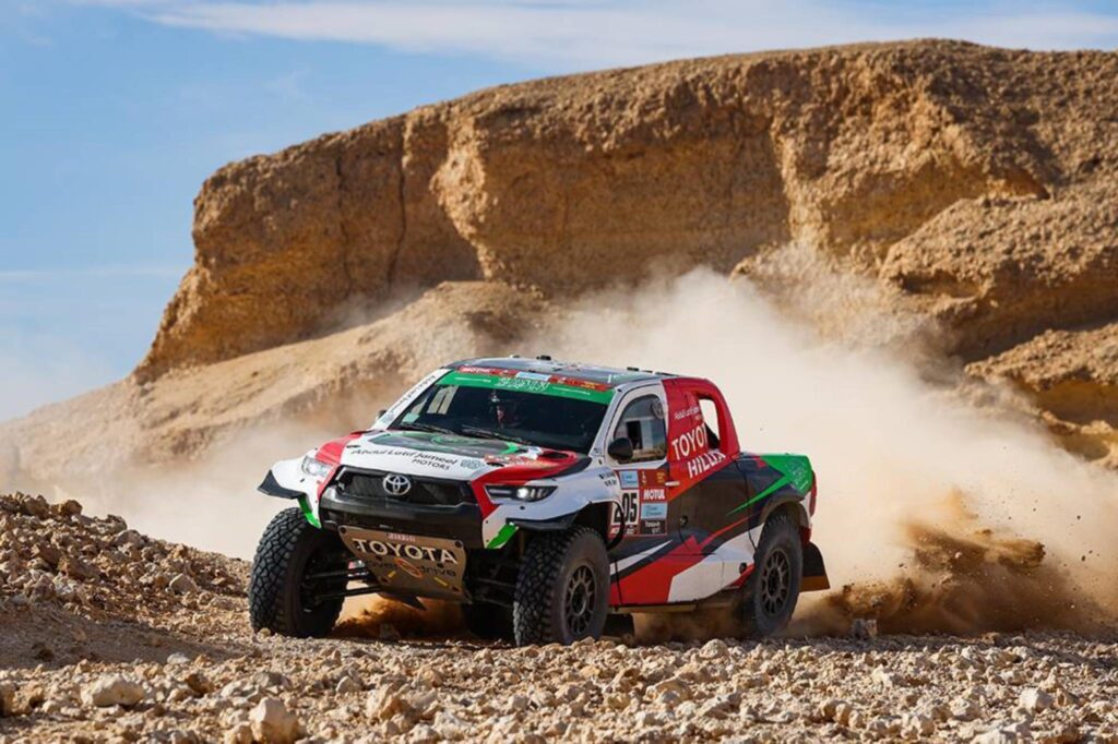 Al Rajhi Yazeed Toyota hilux Overdrive Stage 6 Dakar 2022