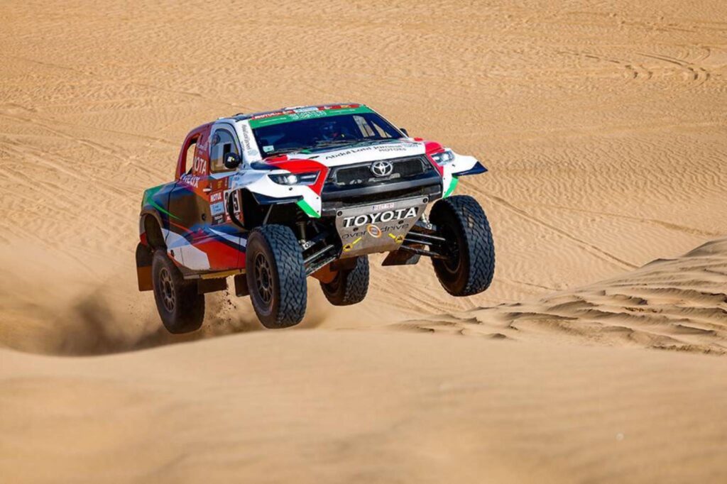 Al Rajhi Yazeed Toyota hilux Overdrive Stage 8 Dakar 2022