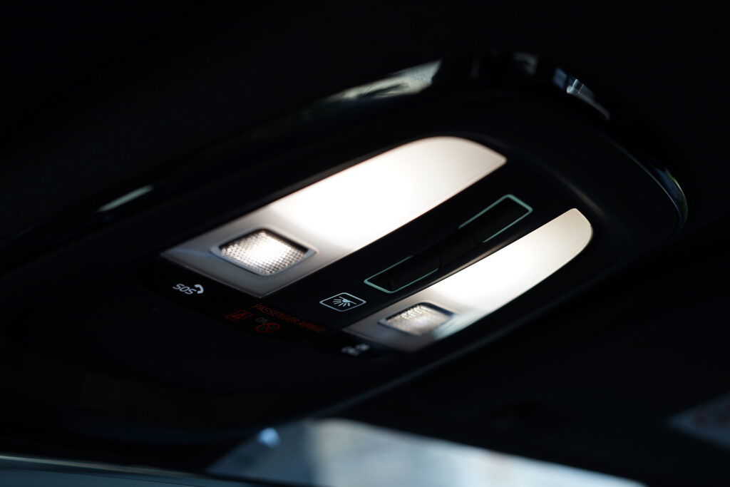 VolvoXC40Recharge Lights