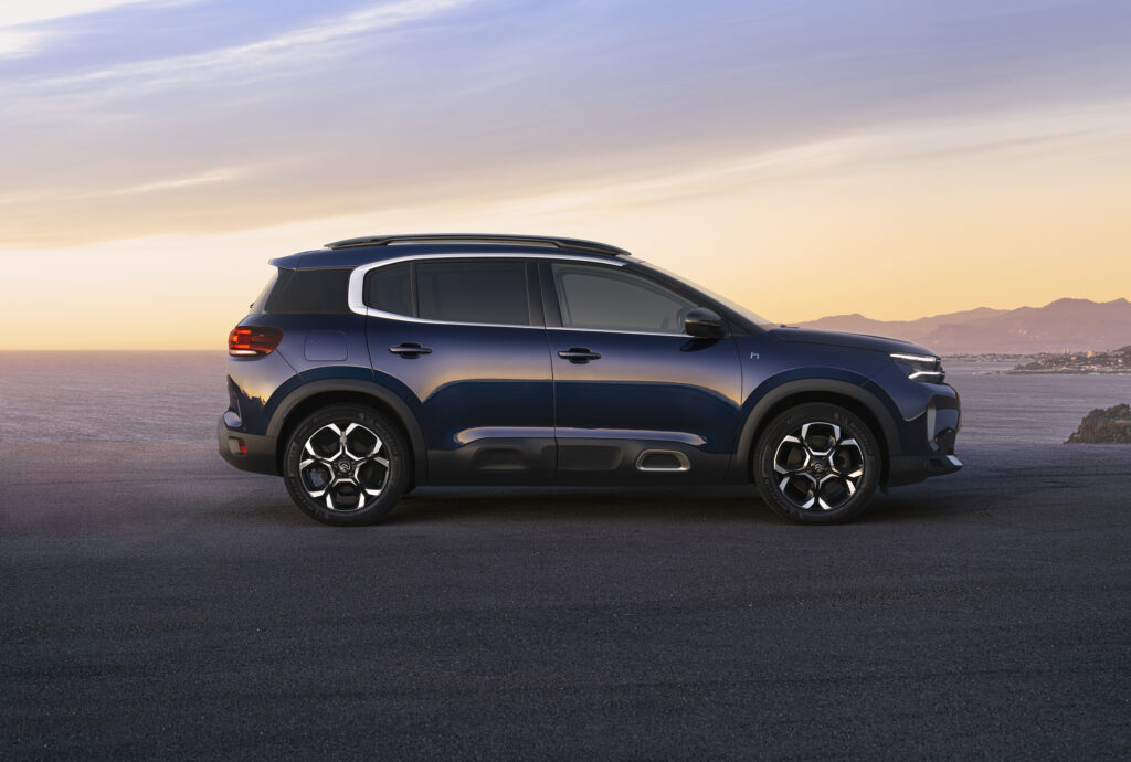 citroen c5 aircross suv hybrid 242