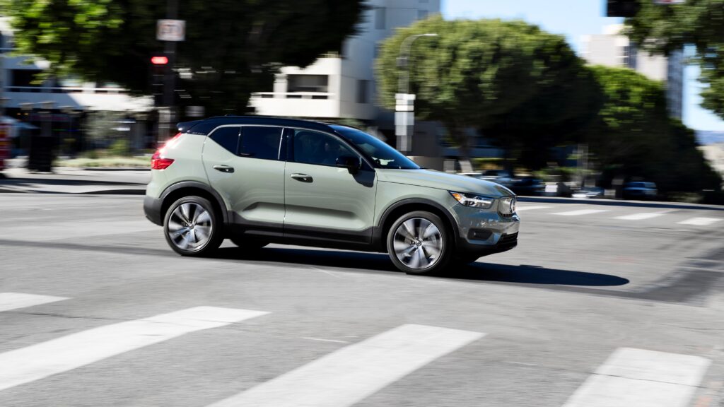 Conduzir um eletrico Volvo XC40 P8 recharge 1