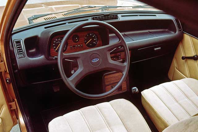 Ford Fiesta 1976 Ghia int