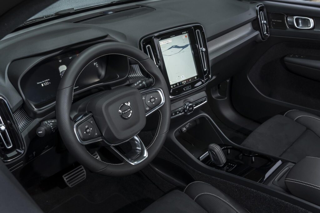 Volvo XC40 P8 Recharge interior 2