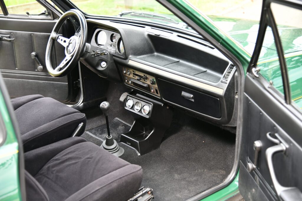 healey fiesta prototipo interior direita