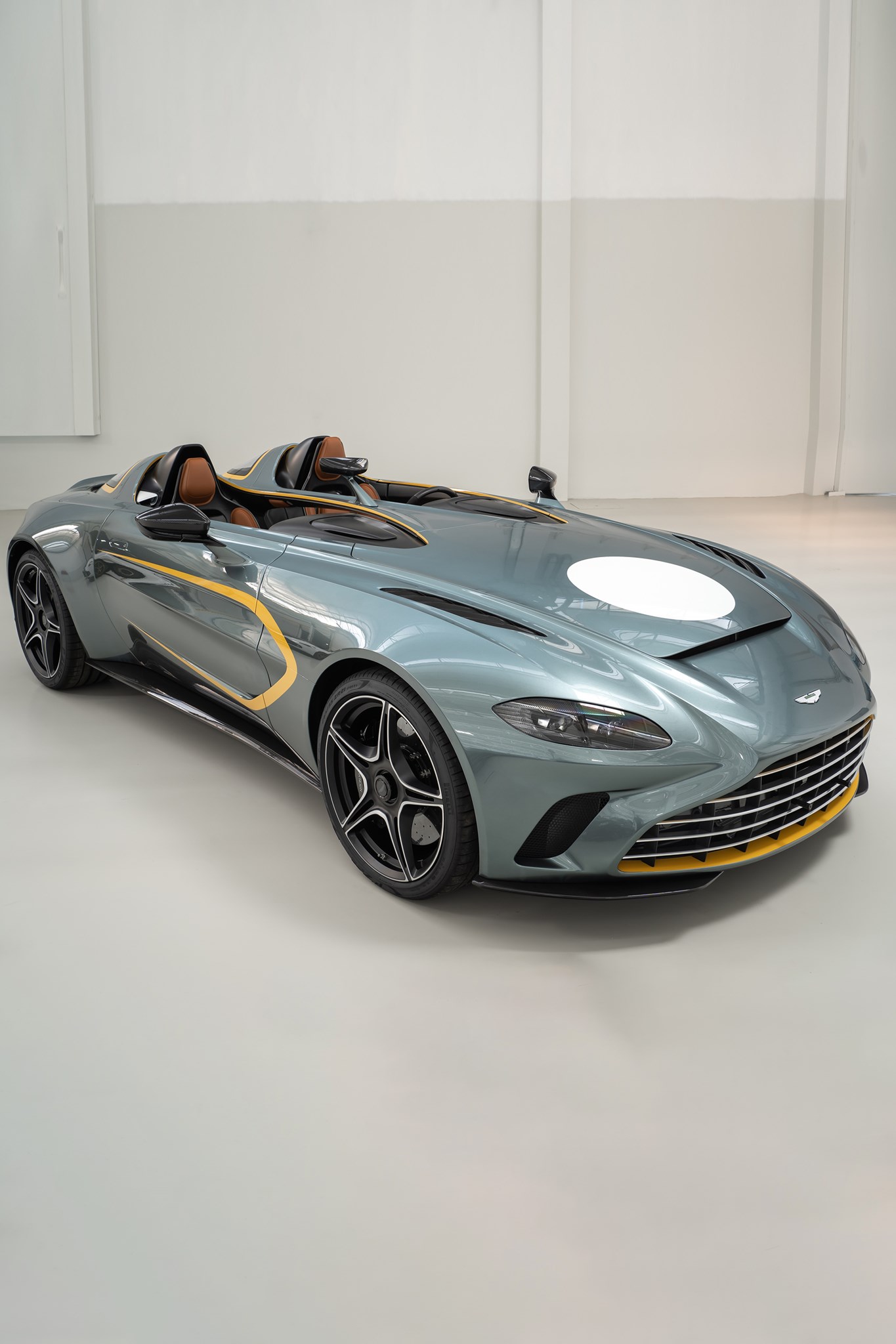 ASTON MARTIN v12Speedster 42 v