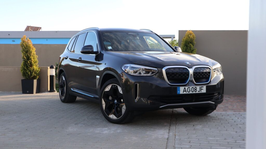 BMW iX3 126