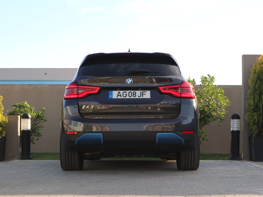 BMW iX3 75