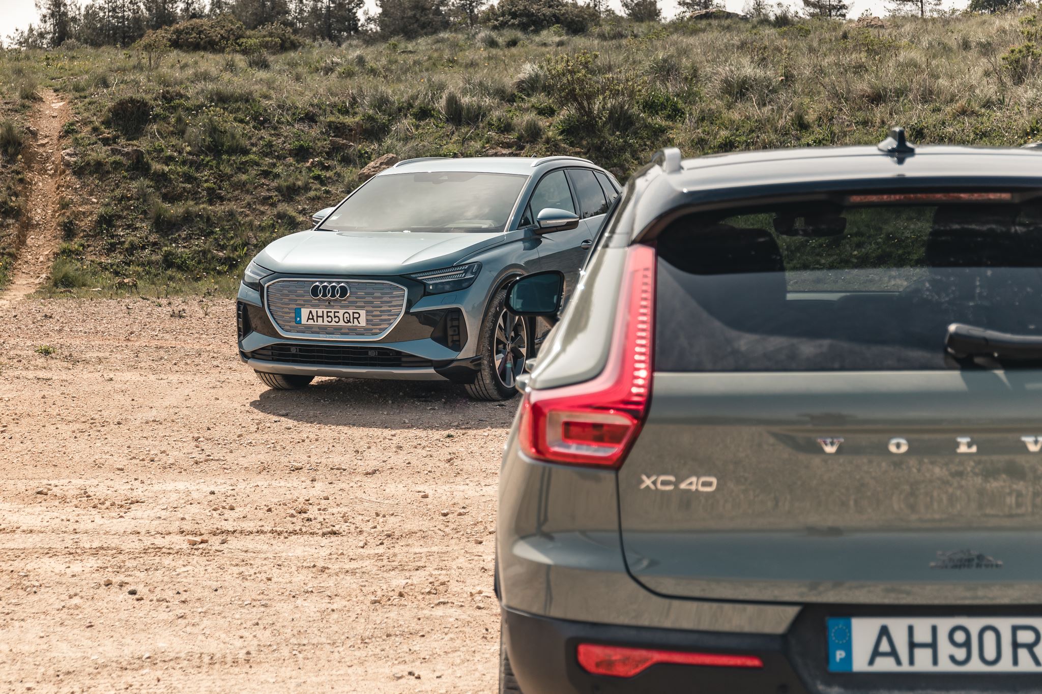 Comparativo Volvo XC40 P8 vs Audi Q4 50 14