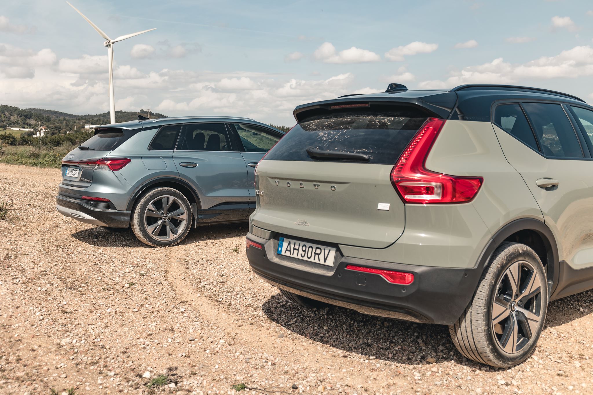 Comparativo Volvo XC40 P8 vs Audi Q4 50 20